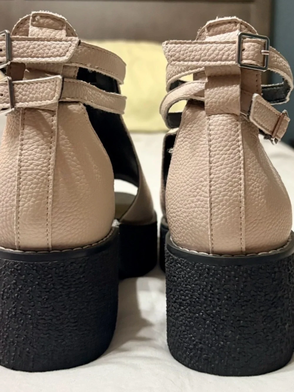 Oasis Women's Cream Open-Toe Leather Sandals with Ankle Strap Size 10